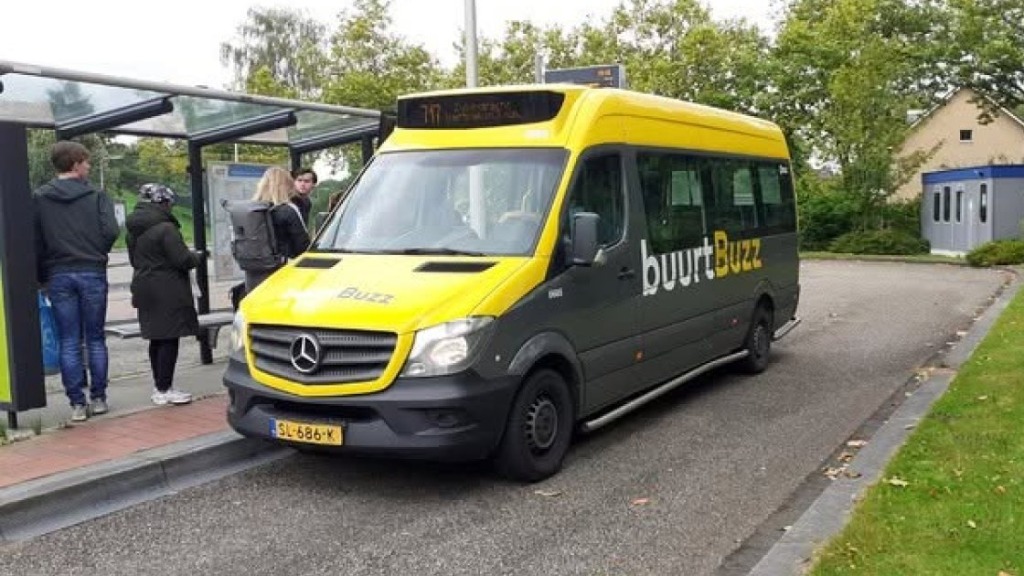 Buurtbus Langeraar zoekt nieuwe chauffeurs: 'Meer dan alleen een vervoersmiddel'