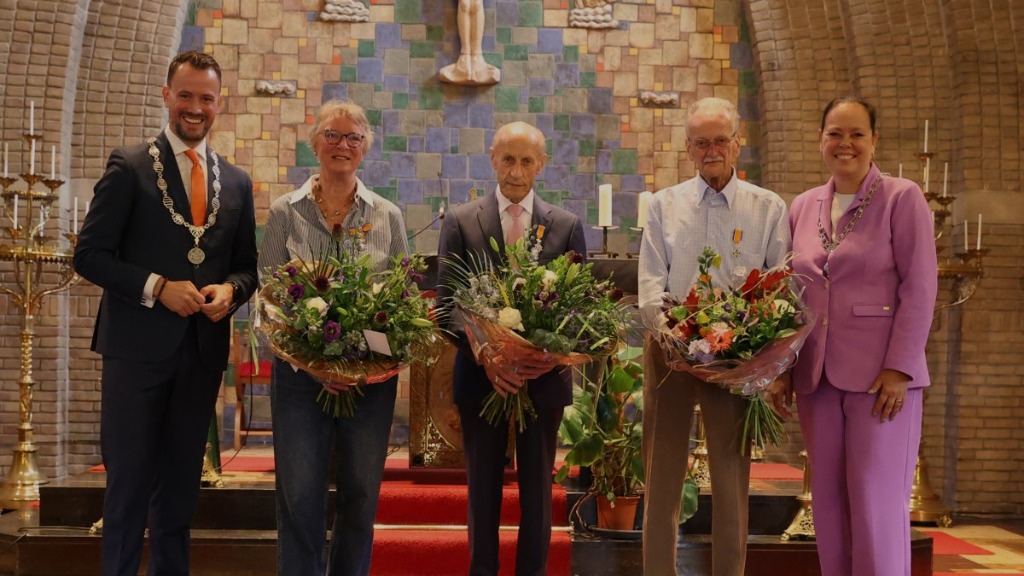 Drie koninklijke onderscheidingen uitgereikt in Zevenhoven