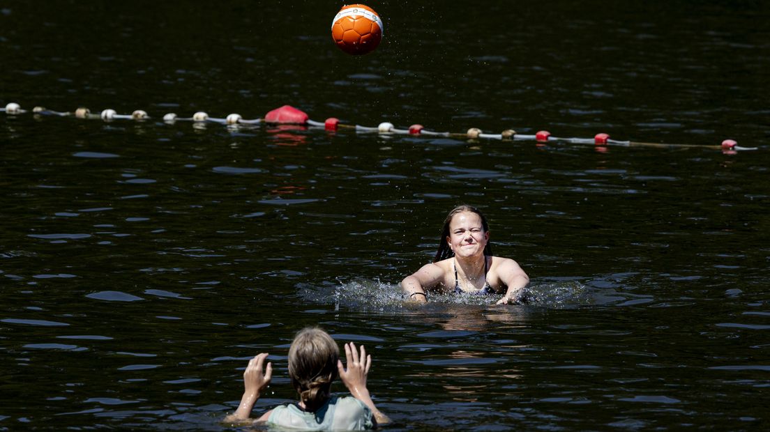 Rioolwater in buitenwater, niet zwemmen in en rond Nieuwkoop