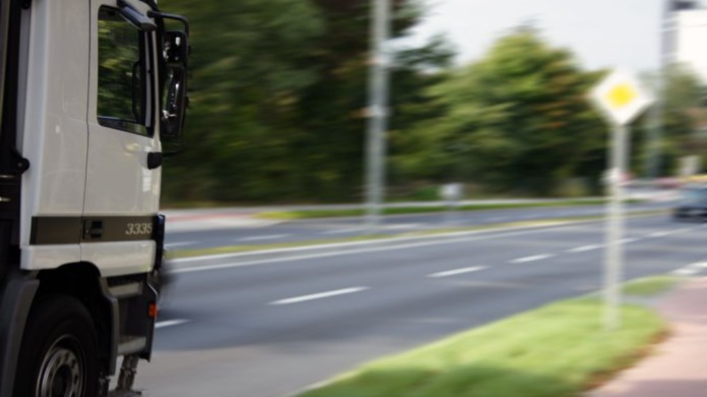 Vrachtwagens worden geweerd uit dorp: 'Veiliger voor fietsers en wandelaars'