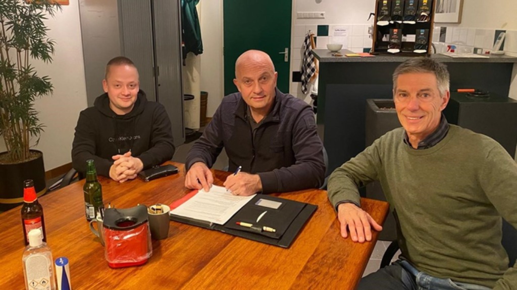 René Ras vertrekt naar competitiegenoot