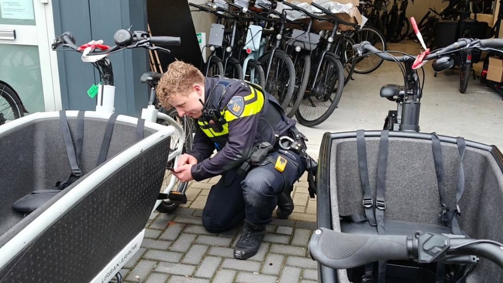 Invallen in Nieuwveen en omgeving: politie neemt 19 gestolen fietsen in beslag