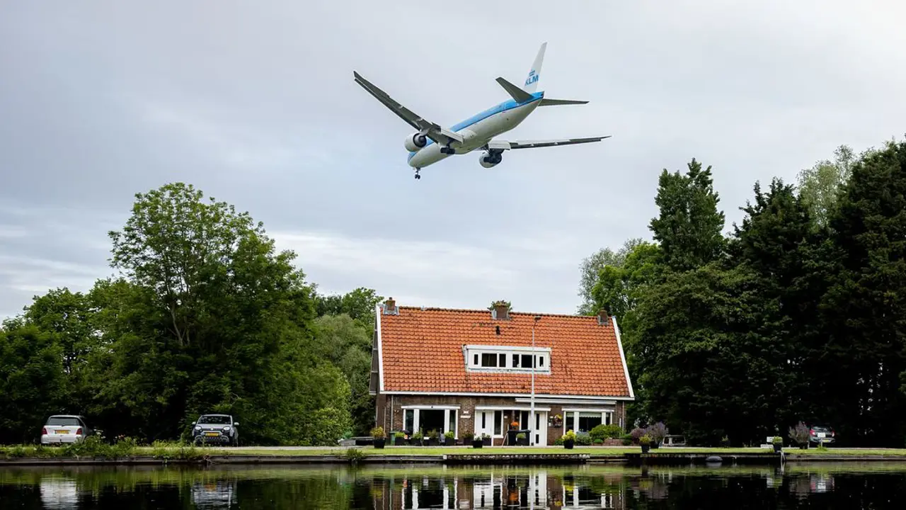 Kabinet gaat opnieuw kijken naar overlast vliegtuigen van en naar Schiphol